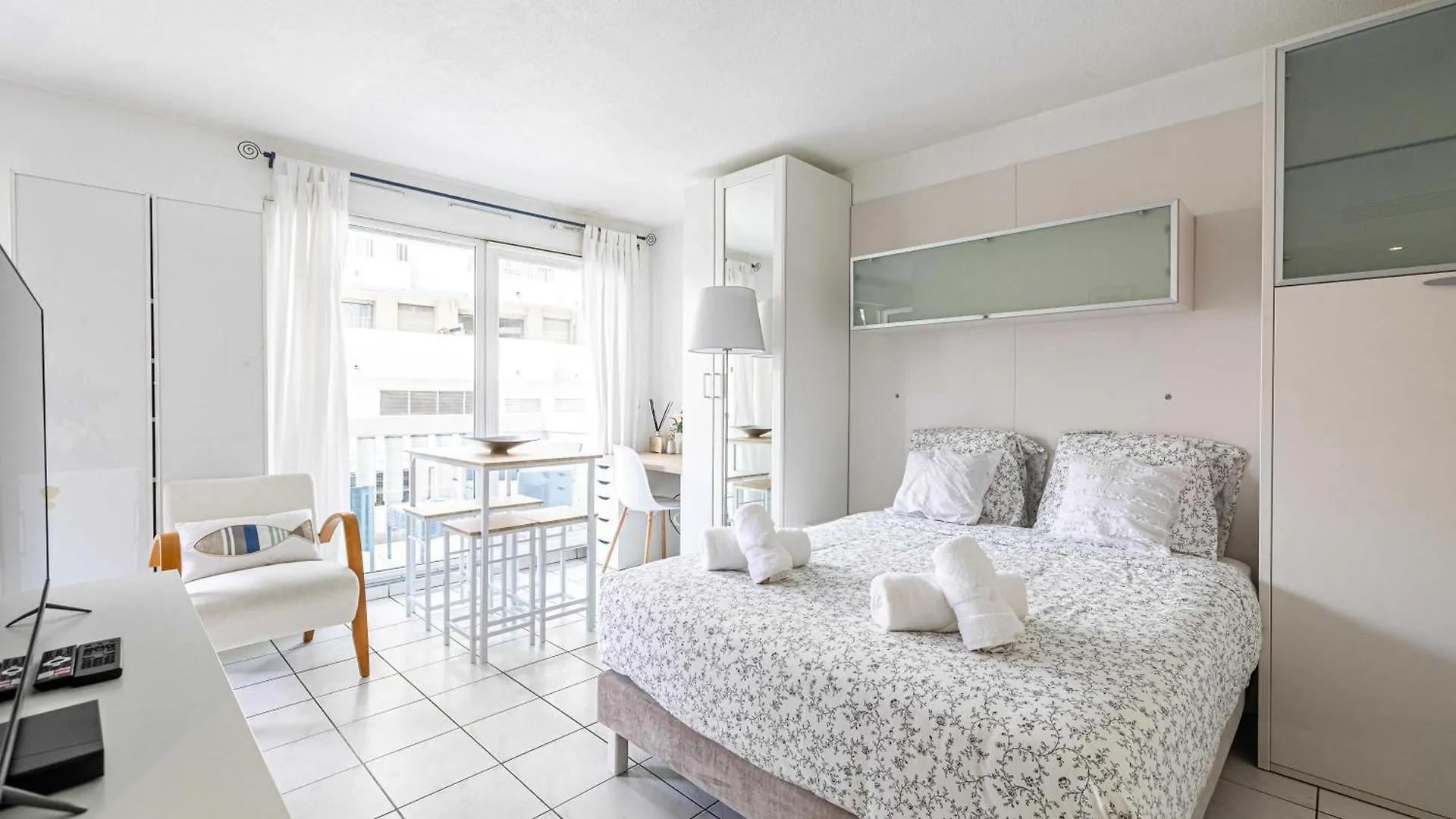 Charming Studio With Pool & Balcony -Heart Of Nice contacts